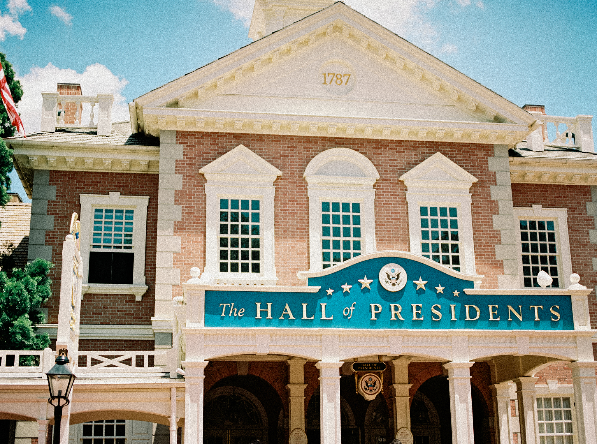 the hall of presidents at disney world's magic kingdom